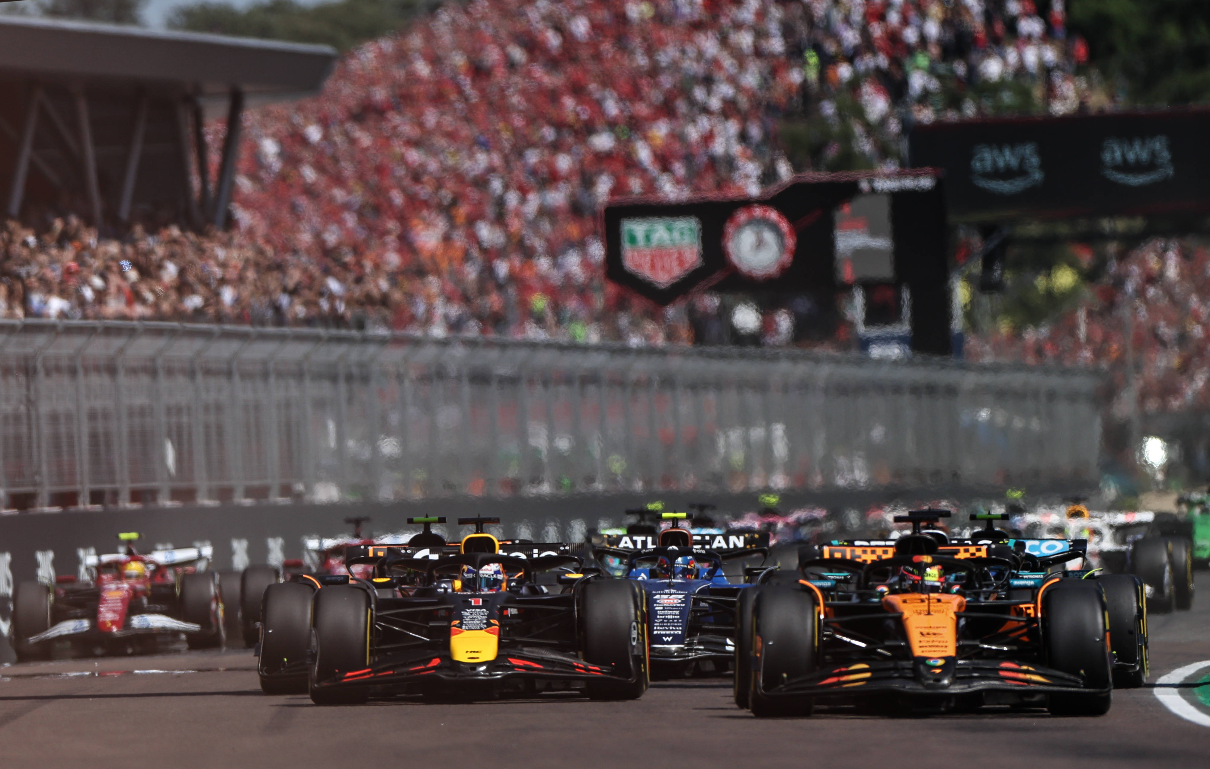 红牛二队险胜法拉利，汉密尔顿状态火热