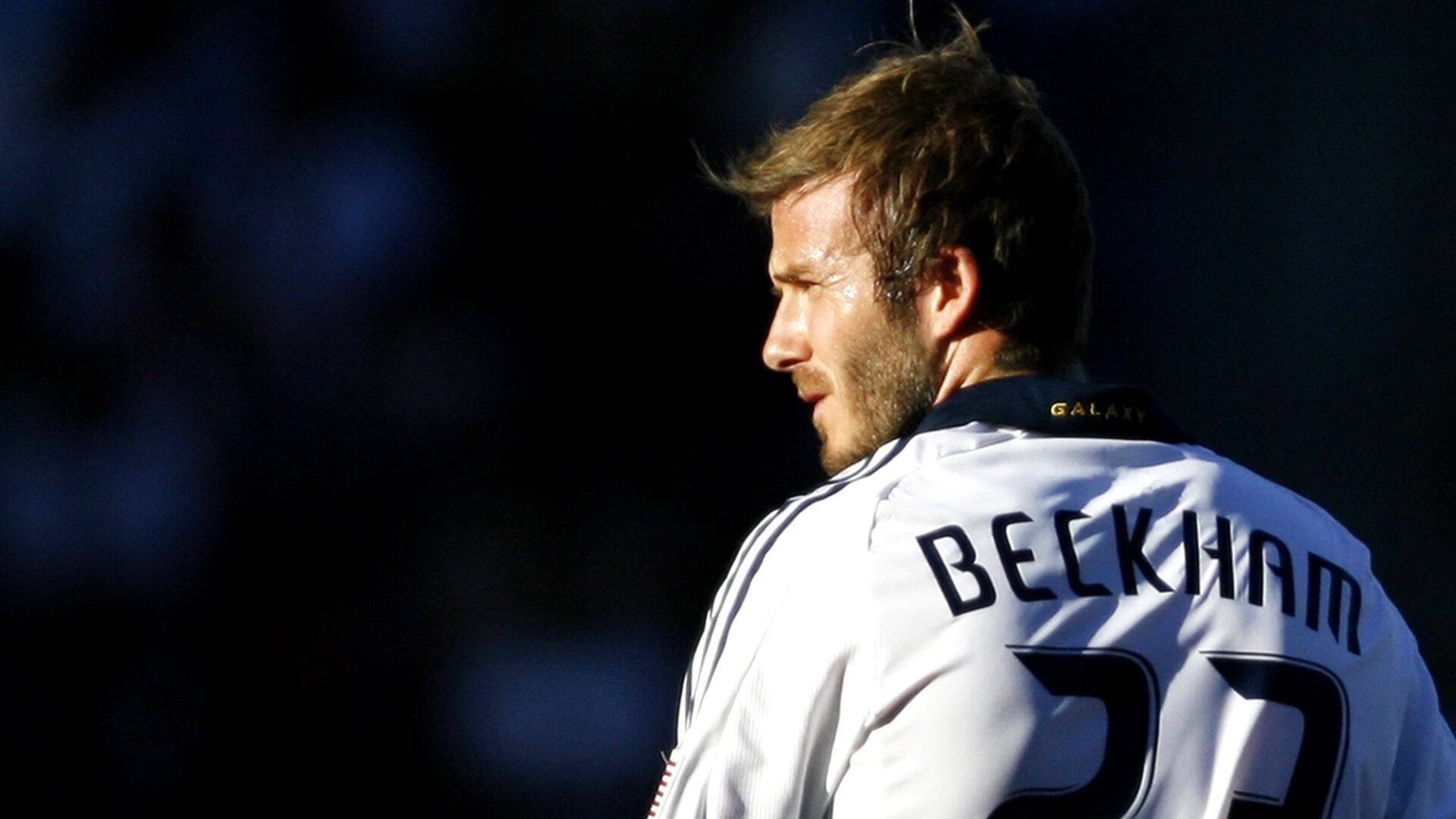 詹姆斯惊艳四座！湖人客场力克绿军，传奇仍在书写