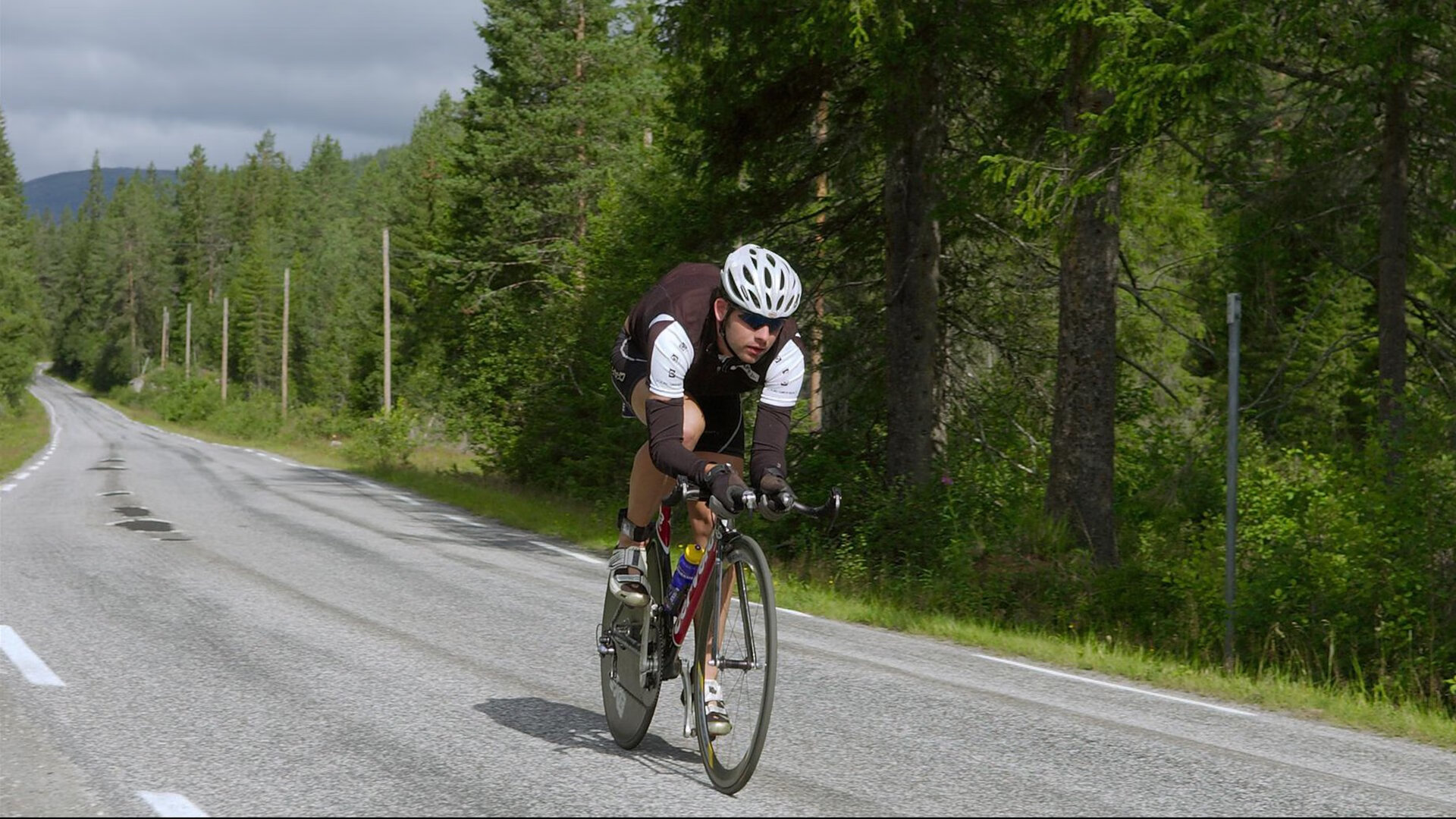 魔术防守锁死热火,杜兰特在德甲争冠战接管比赛,现代体育的跨界胜利哲学