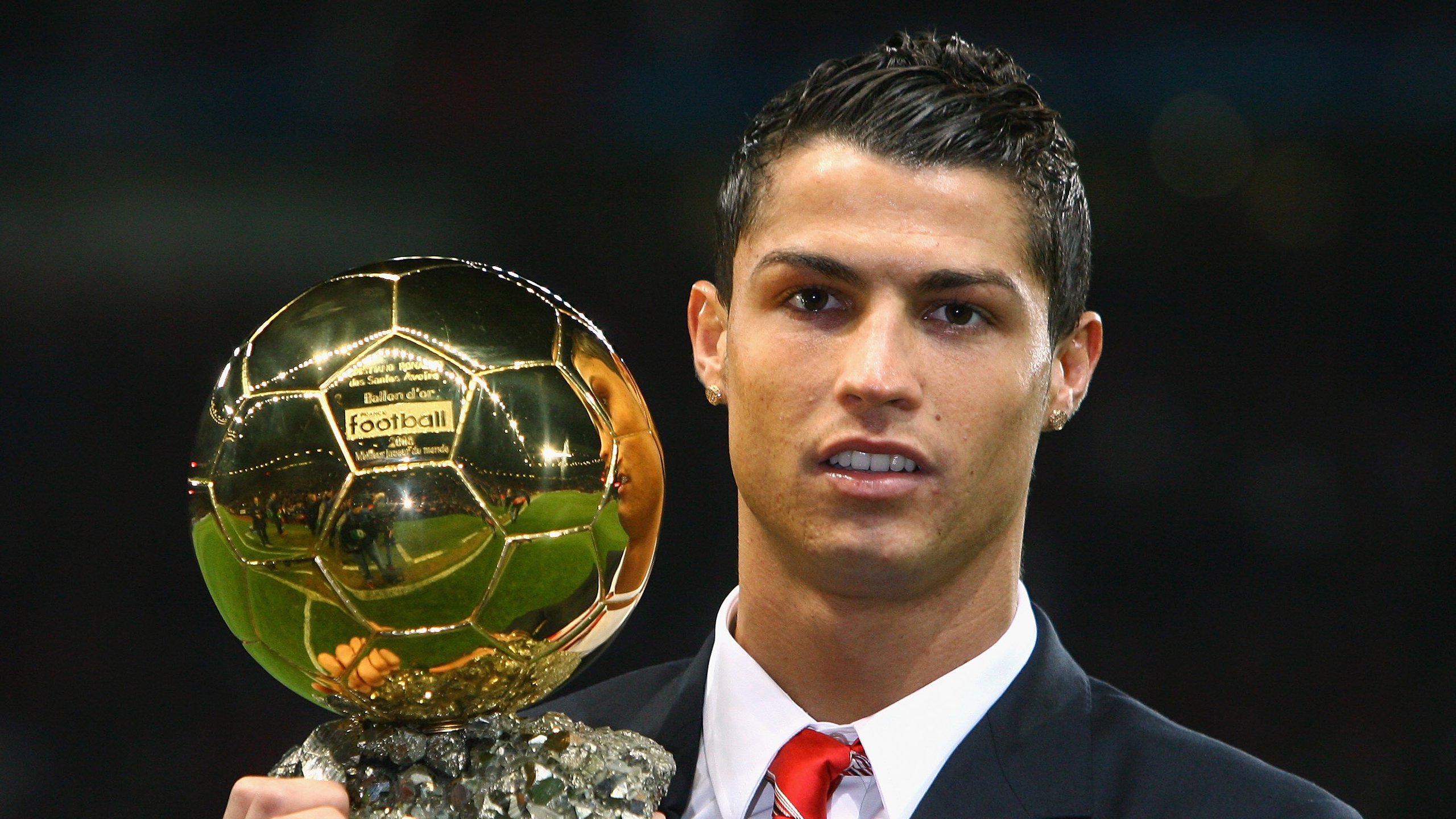 喀麦隆打穿中国防线，金玟哉成为关键先生，一次战术解剖的启示